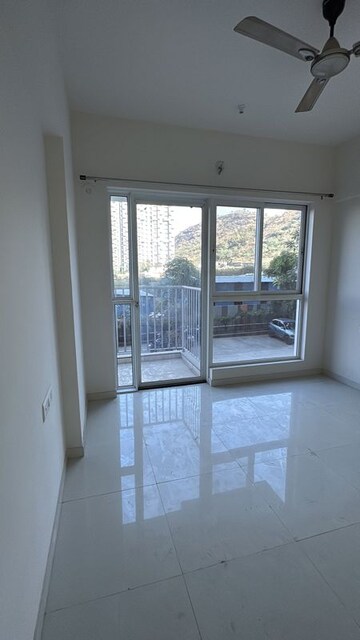 Room in 3 BHK Apartment at Godrej Hillside 2, Mahalunge – for Rent