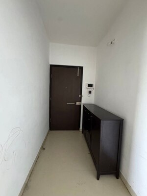 Room in 3 BHK Apartment at Lodha Splendora, Ghodbunder Road – for Sale