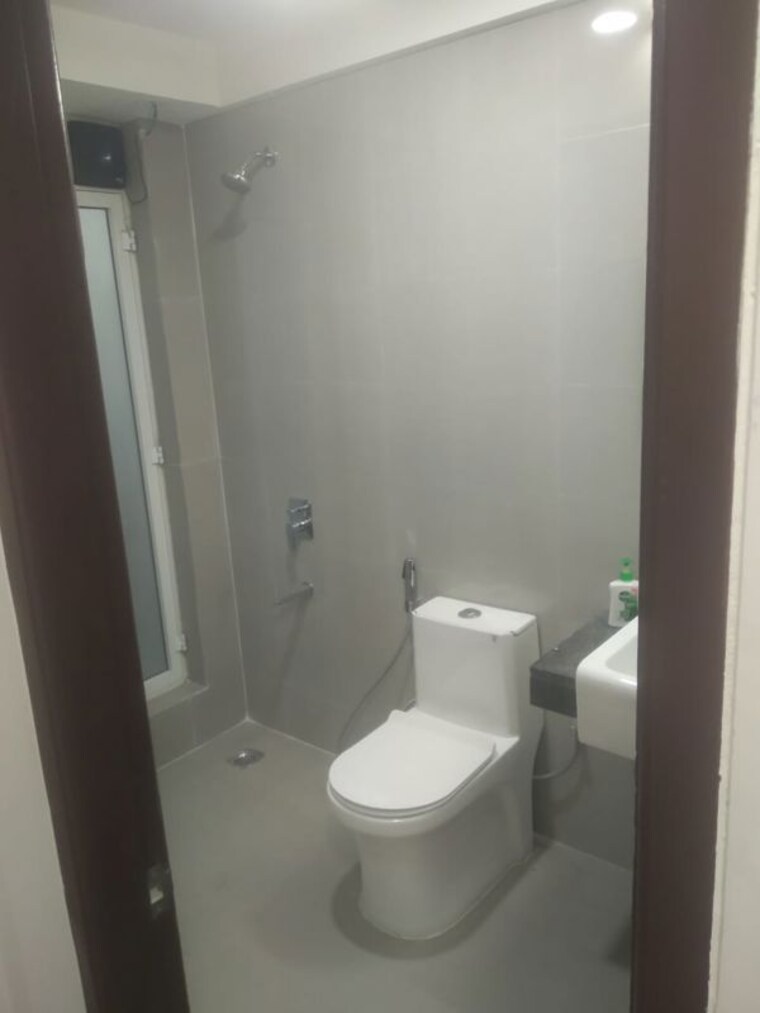 Bathroom, rustomjee-urbania-atelier 2 Bedroom 598 Sq.Ft. Apartment In Thane West Thane 9826897