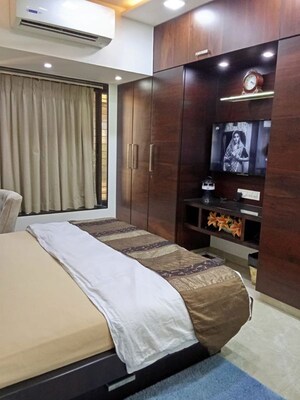 Bedroom in 2.5 BHK Apartment at Evershine Embassy, Andheri West – for Rent