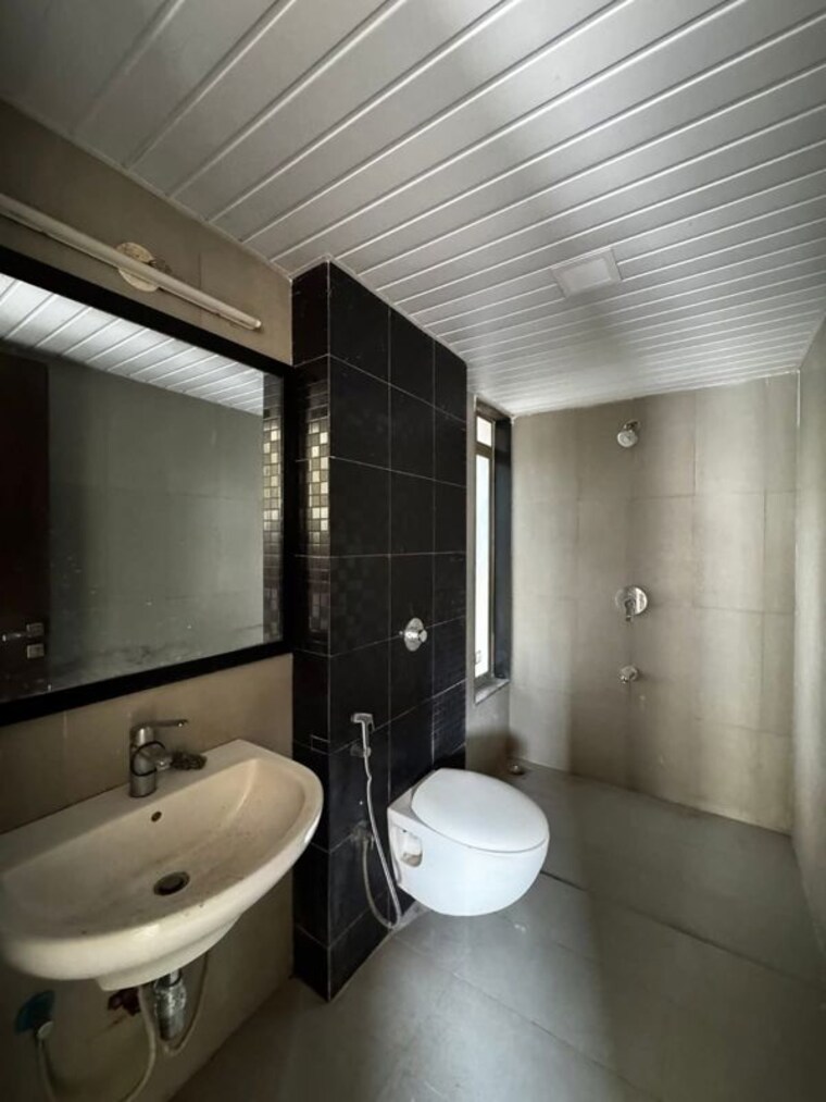 Bathroom, lodha-splendora 2 Bedroom 772 Sq.Ft. Apartment In Ghodbunder Road Thane 9826921