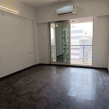 Room in 5 BHK Apartment at Dheeraj Insignia, G Block Bkc – for Sale