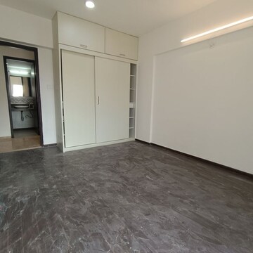 Room in 5 BHK Apartment at Dheeraj Insignia, G Block Bkc – for Sale