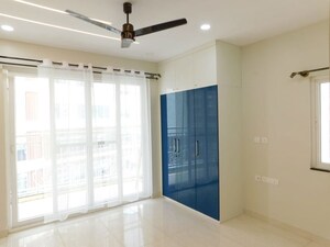 Room in 4 BHK Apartment at Prestige Beverly Hills, Kokapet – for Rent
