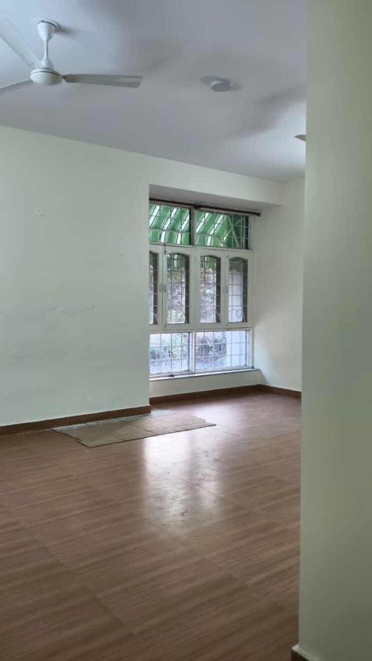 Room, eldeco-ananda 4 Bedroom 450 Sq.Mt. Builder Floor In Sector 48 Noida 9826943