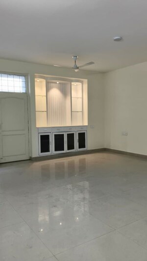 4 BHK Builder Floor For Rent in Eldeco Ananda, Sector 48