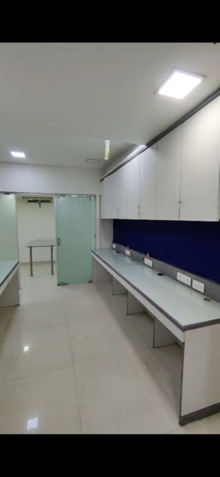 Common Area, khar west Commercial Office Space 600 Sq.Ft. In Khar West Mumbai 9826961