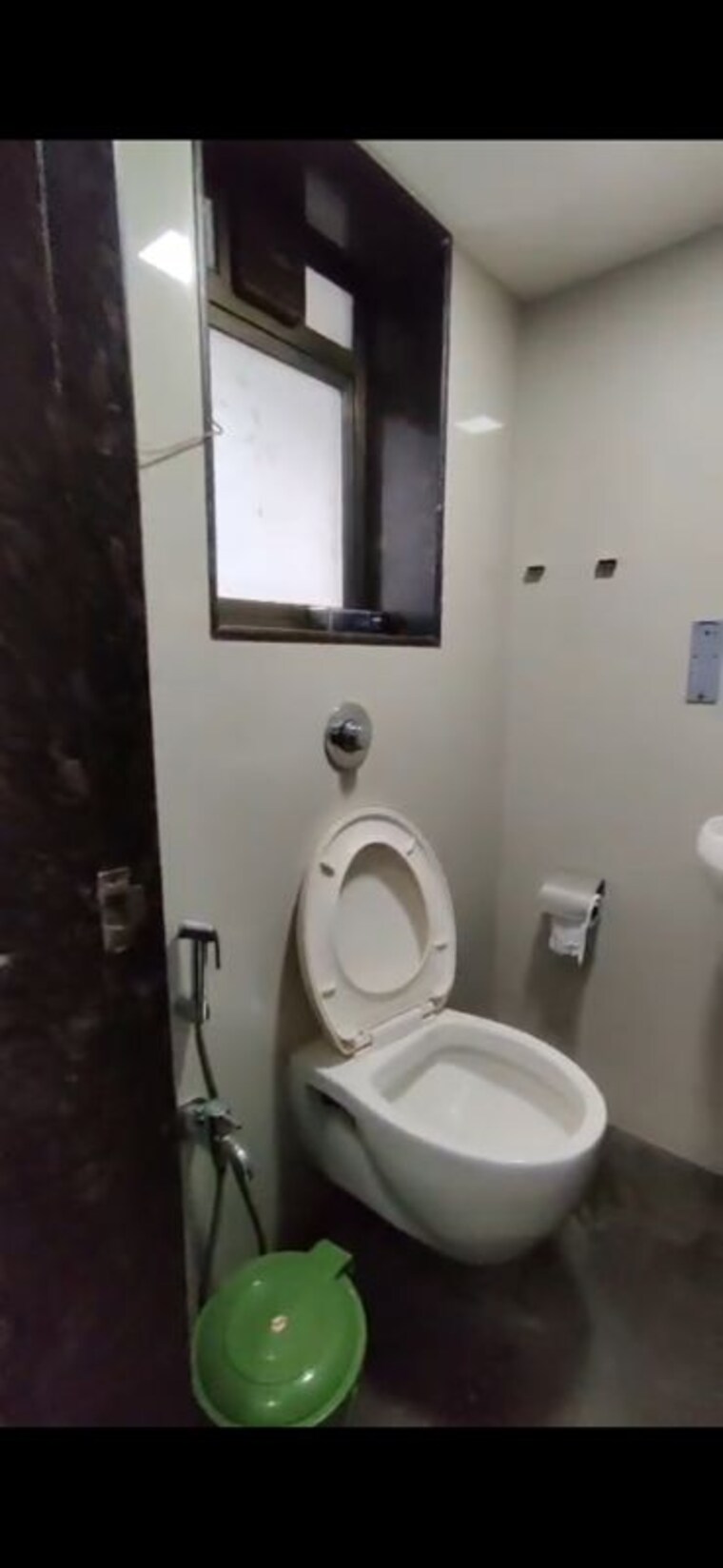 Washroom, khar west Commercial Office Space 600 Sq.Ft. In Khar West Mumbai 9826961