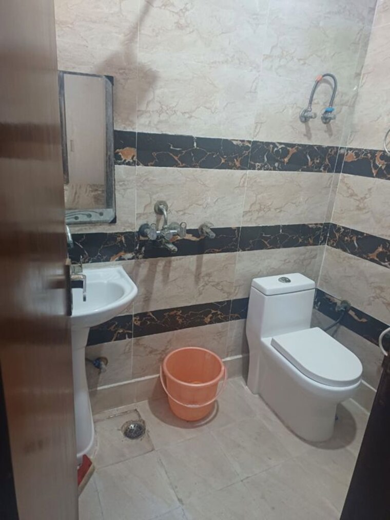 Bathroom, super-mig 3 Bedroom 250 Sq.Mt. Builder Floor In Sector 105 Noida 9826979