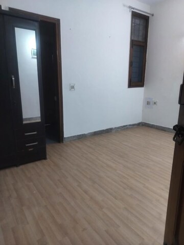Room in 4 BHK Independent House at Sector 50 – for Rent