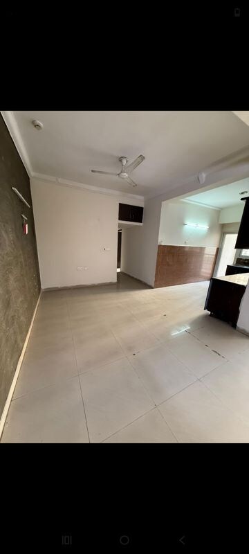 Room in 3 BHK Apartment at Antriksh Golf View, Sector 78 – for Rent