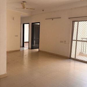 Room in 3.5 BHK Apartment at Sunshine Helios, Sector 78 – for Rent