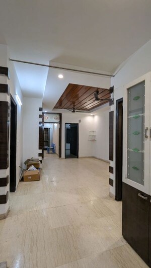 Room in 4 BHK Builder Floor at Sector 21d – for Rent