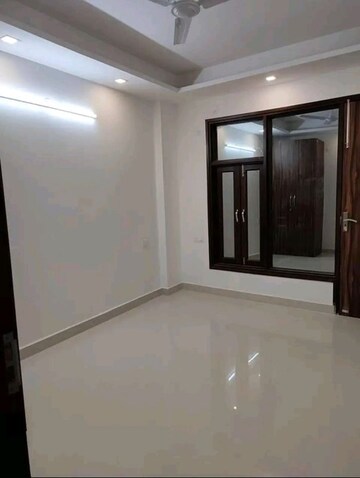 Room in 1 BHK Builder Floor at Chattarpur – for Rent
