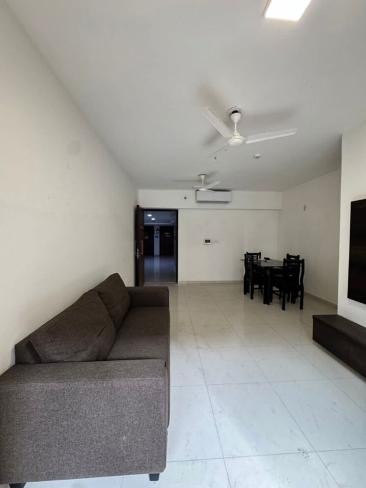 Living Room, lodha-splendora 2 Bedroom 701 Sq.Ft. Apartment In Ghodbunder Road Thane 9827051