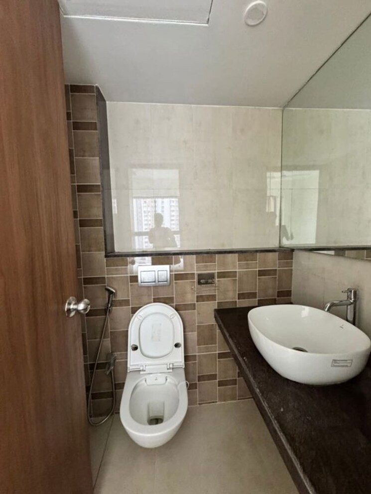 Master Bedroom, lodha-splendora 2 Bedroom 701 Sq.Ft. Apartment In Ghodbunder Road Thane 9827051