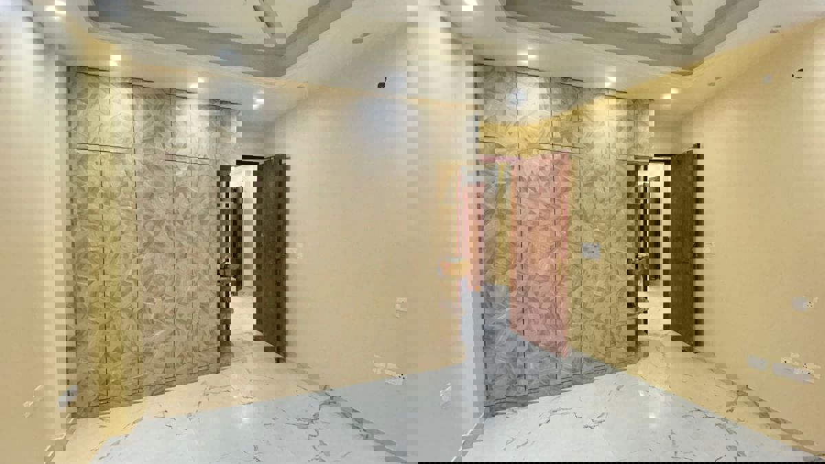 2.5 BHK Builder Floor For Rent in Tulip Mall