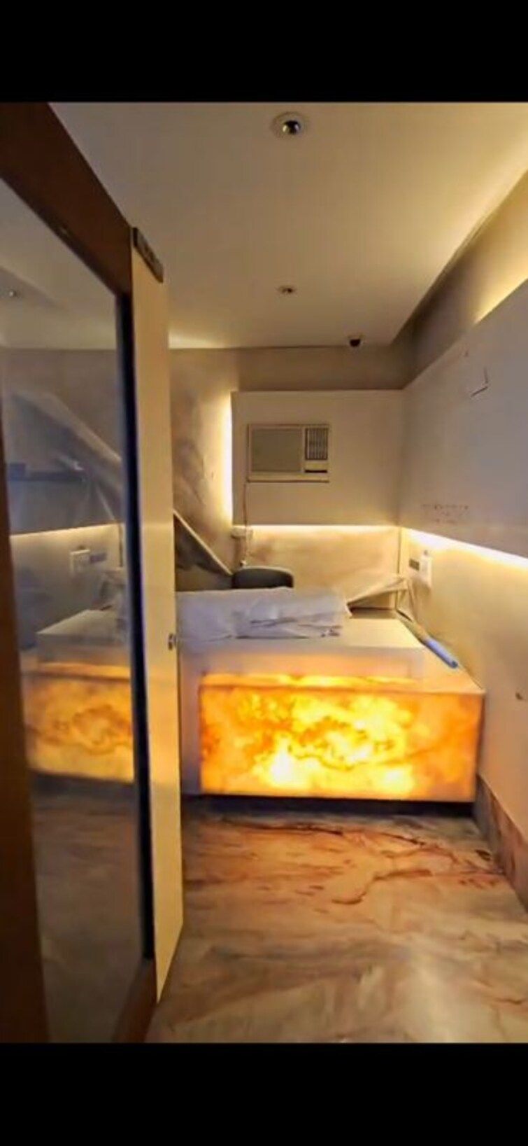 Cover Image, bandra west Commercial Office Space 650 Sq.Ft. In Bandra West Mumbai 9827070