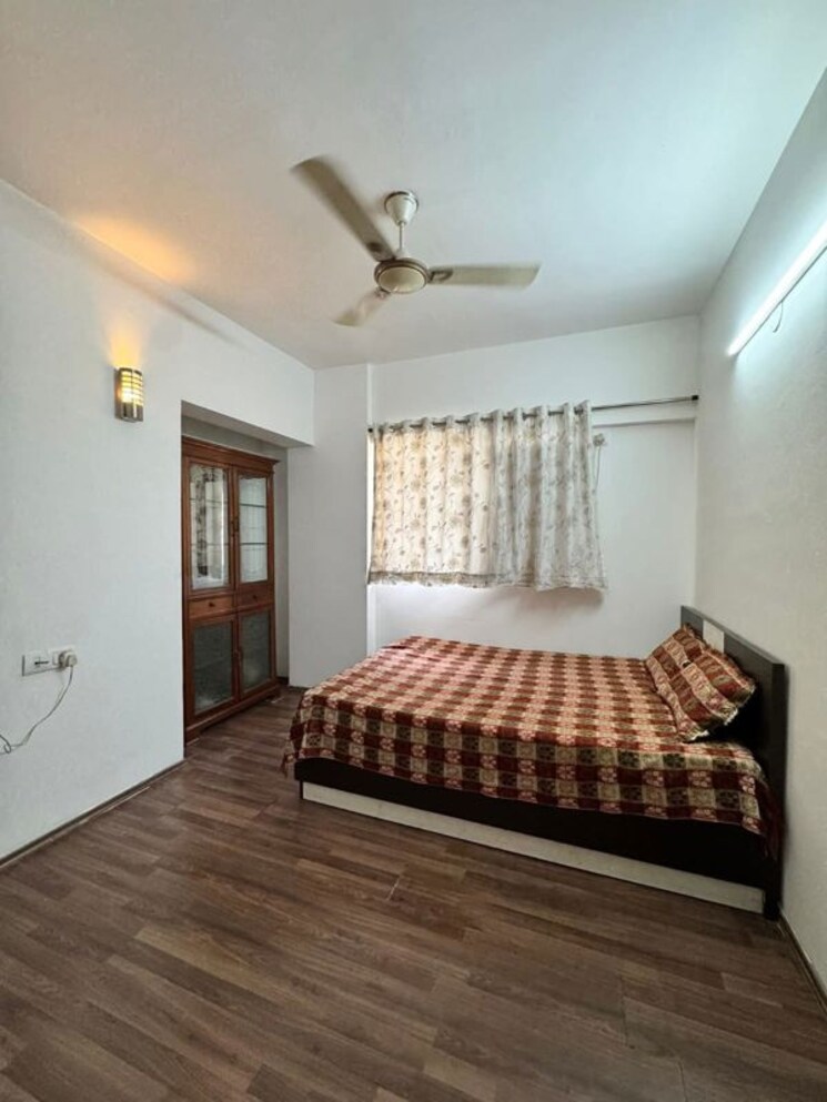 Bedroom, lodha-splendora 2.5 Bedroom 838 Sq.Ft. Apartment In Ghodbunder Road Thane 9827117