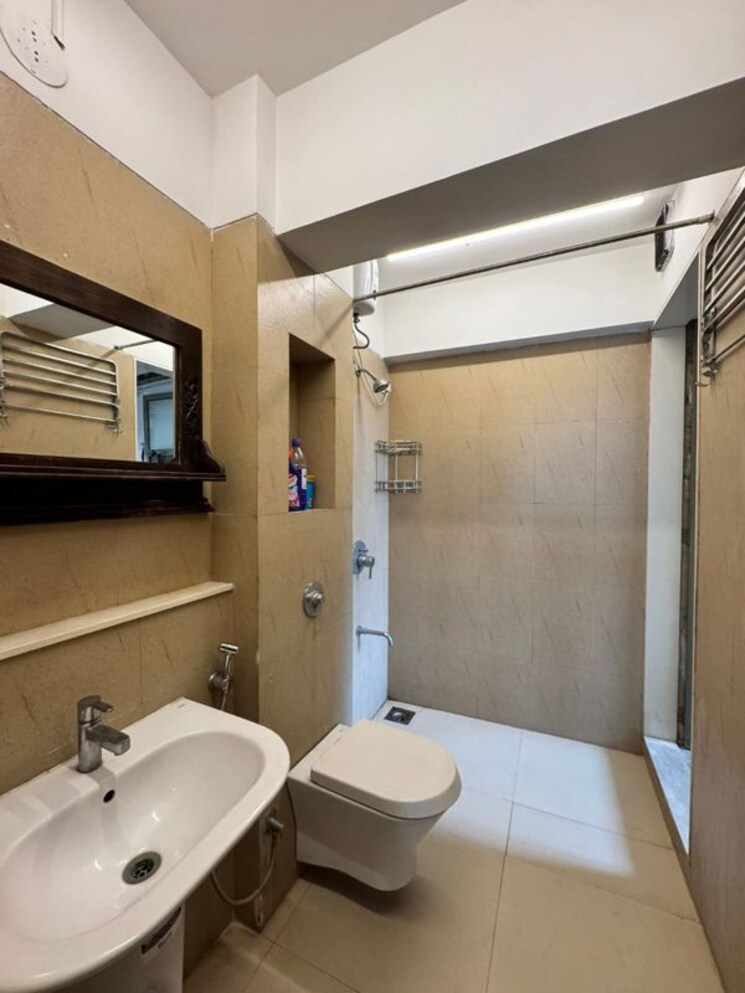Bathroom, lodha-splendora 2.5 Bedroom 838 Sq.Ft. Apartment In Ghodbunder Road Thane 9827117