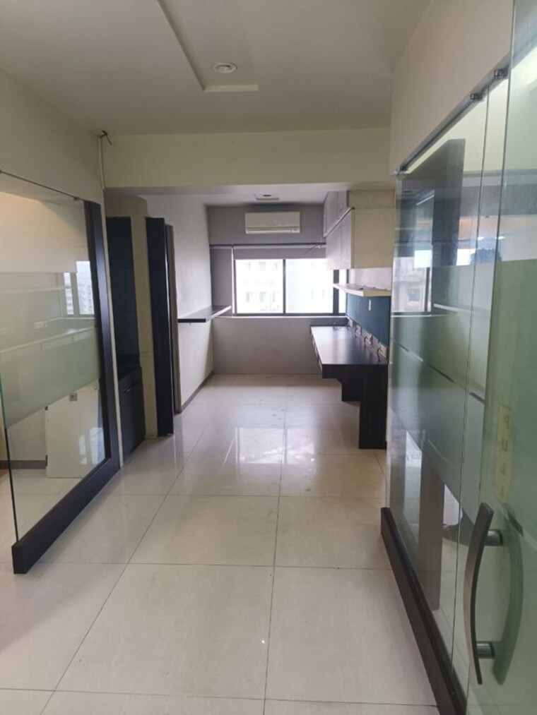 Kitchen, tulsiani-chambers Commercial Office Space 1300 Sq.Ft. In Nariman Point Mumbai 9252290