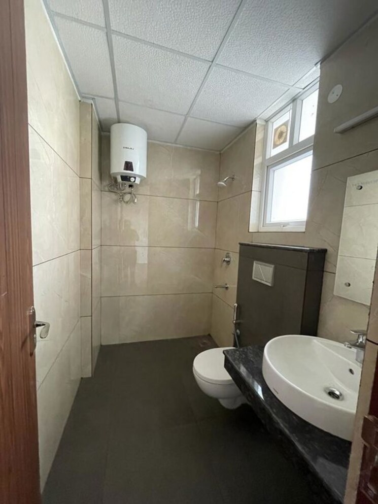 Bathroom, la-prisma 3 Bedroom 1735 Sq.Ft. Apartment In Dhakoli Zirakpur 9827156