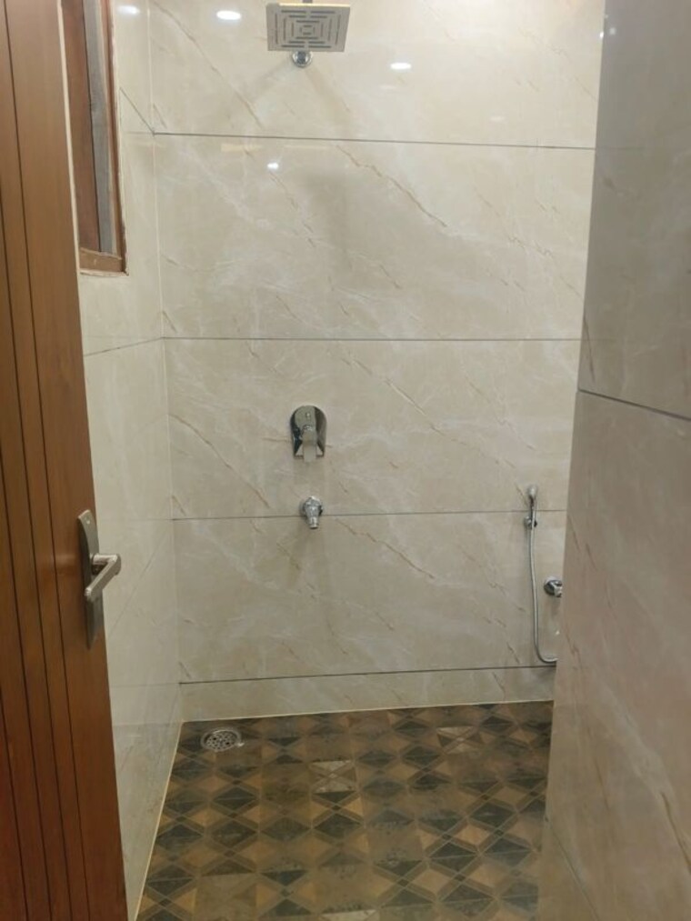 Bathroom, rps-palm-drive 3 Bedroom 125 Sq.Yd. Builder Floor In Sector 88 Faridabad 9827162
