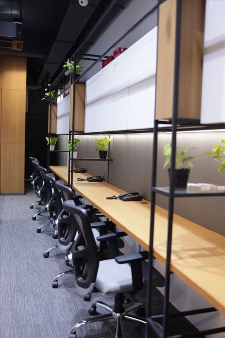 Team Area, wagle industrial estate Commercial Office Space 1600 Sq.Ft. In Wagle Industrial Estate Thane 9827174