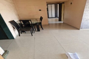 Room in 2 BHK Apartment at Dahisar East – for Rent