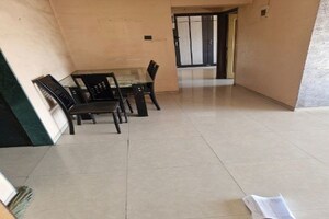 Room in 2 BHK Apartment at Dahisar East – for Rent