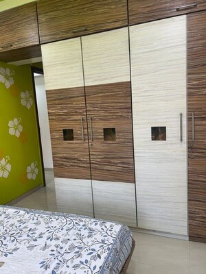 Room in 2 BHK Apartment at Goregaon East – for Rent