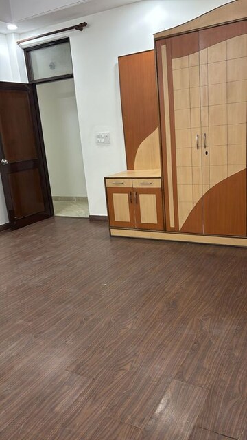 Bedroom in 4 BHK Apartment at Vaishali Sector 4 – for Sale