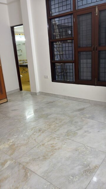 Bedroom in 4 BHK Apartment at Vaishali Sector 4 – for Sale