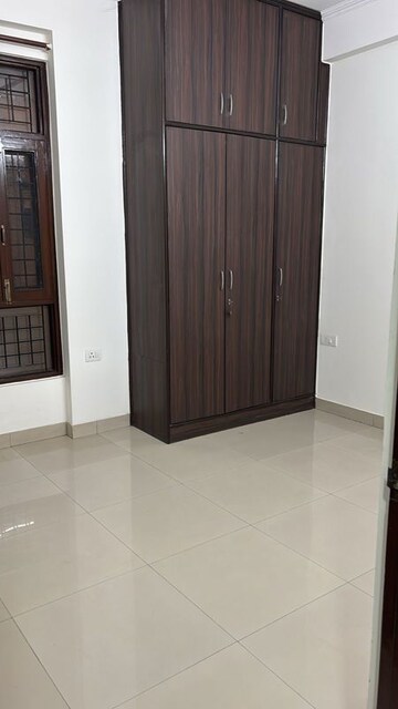 Bathroom in 4 BHK Apartment at Vaishali Sector 4 – for Sale