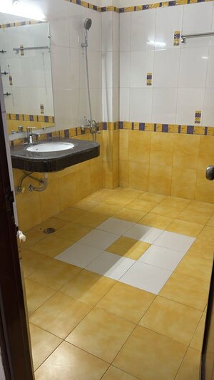 Master Bedroom in 4 BHK Apartment at Vaishali Sector 4 – for Sale