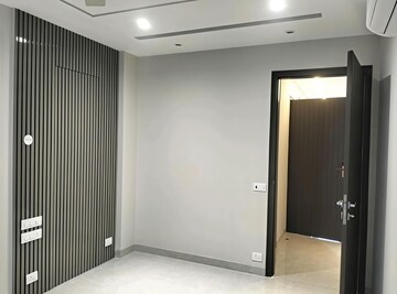 Room in 3 BHK Apartment at Anant Raj Ashok Estate, Sector 63a – for Rent