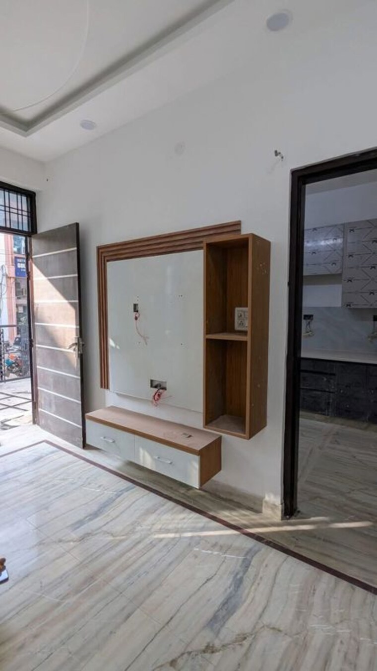 Room, green fields colony 4 Bedroom 271 Sq.Yd. Builder Floor In Green Fields Colony Faridabad 9827180