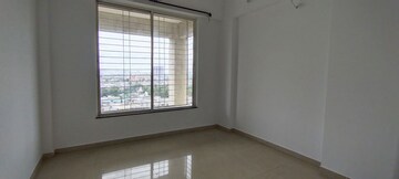 Room in 3 BHK Apartment at Dahanukar Colony – for Rent