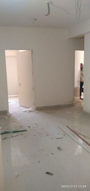 Room in 3 BHK Apartment at Adore Happy Homes Pride, Sector 75 – for Rent