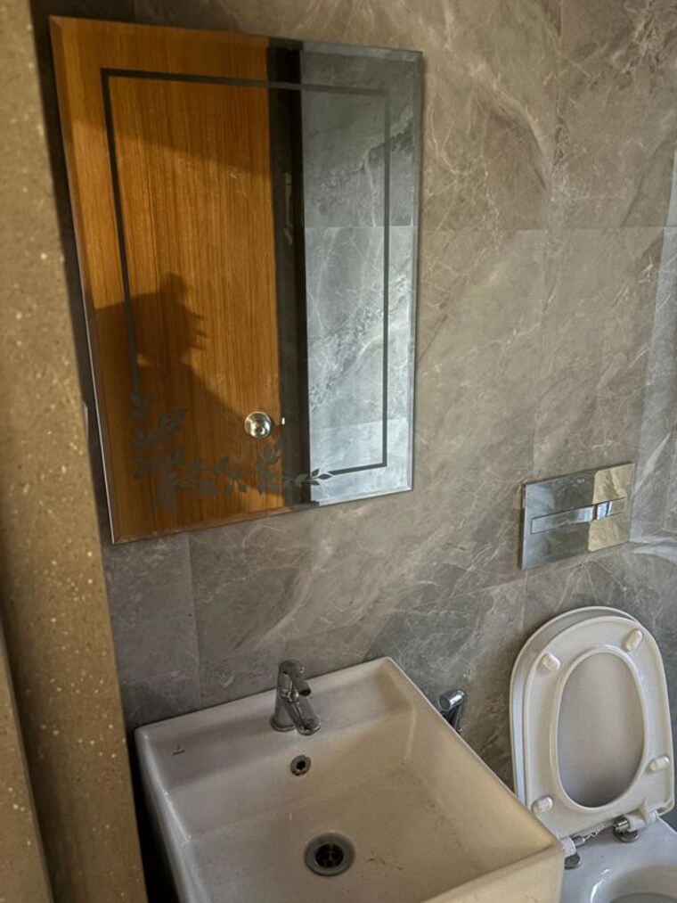 Bathroom, goregaon east 1 Bedroom 409 Sq.Ft. Apartment In Goregaon East Mumbai 9827288