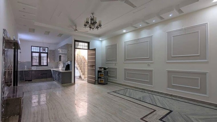  Parking, green fields colony 4 Bedroom 272 Sq.Ft. Builder Floor In Green Fields Colony Faridabad 9827273