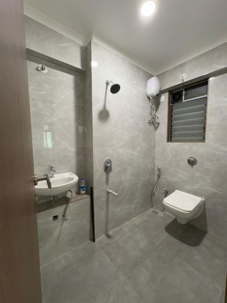 Bathroom, abhilasha-chs-kandivali 2 Bedroom 634 Sq.Ft. Apartment In Kandivali West Mumbai 9827304
