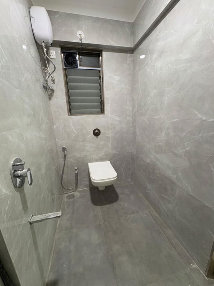 Bathroom, abhilasha-chs-kandivali 2 Bedroom 634 Sq.Ft. Apartment In Kandivali West Mumbai 9827304