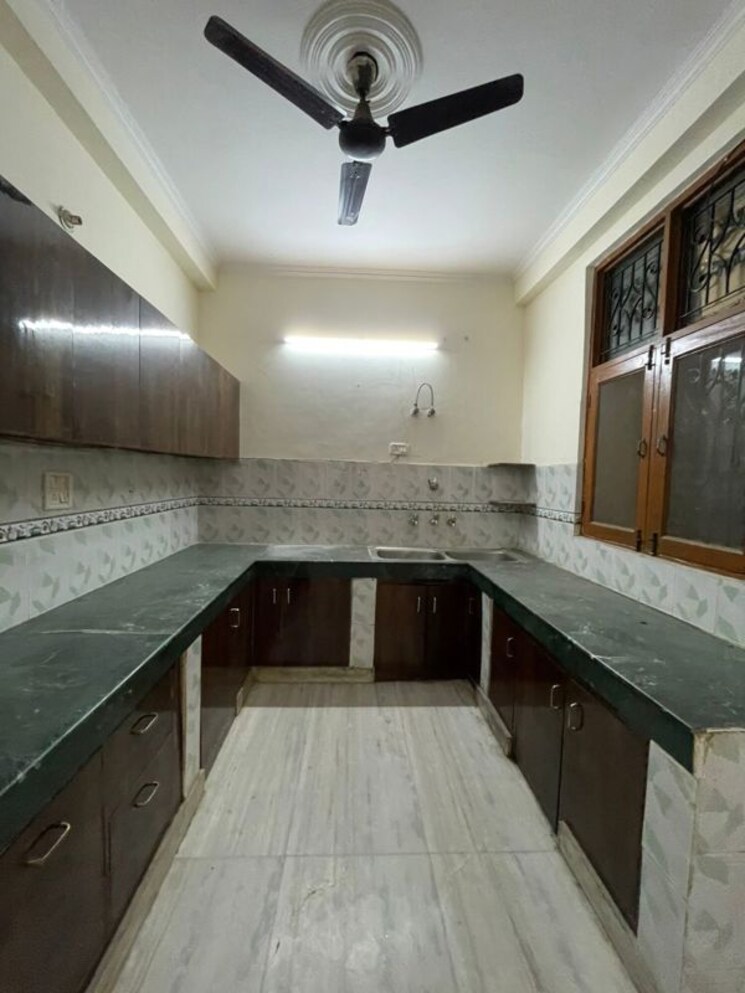Kitchen, green fields colony 4 Bedroom 221 Sq.Yd. Builder Floor In Green Fields Colony Faridabad 9827301