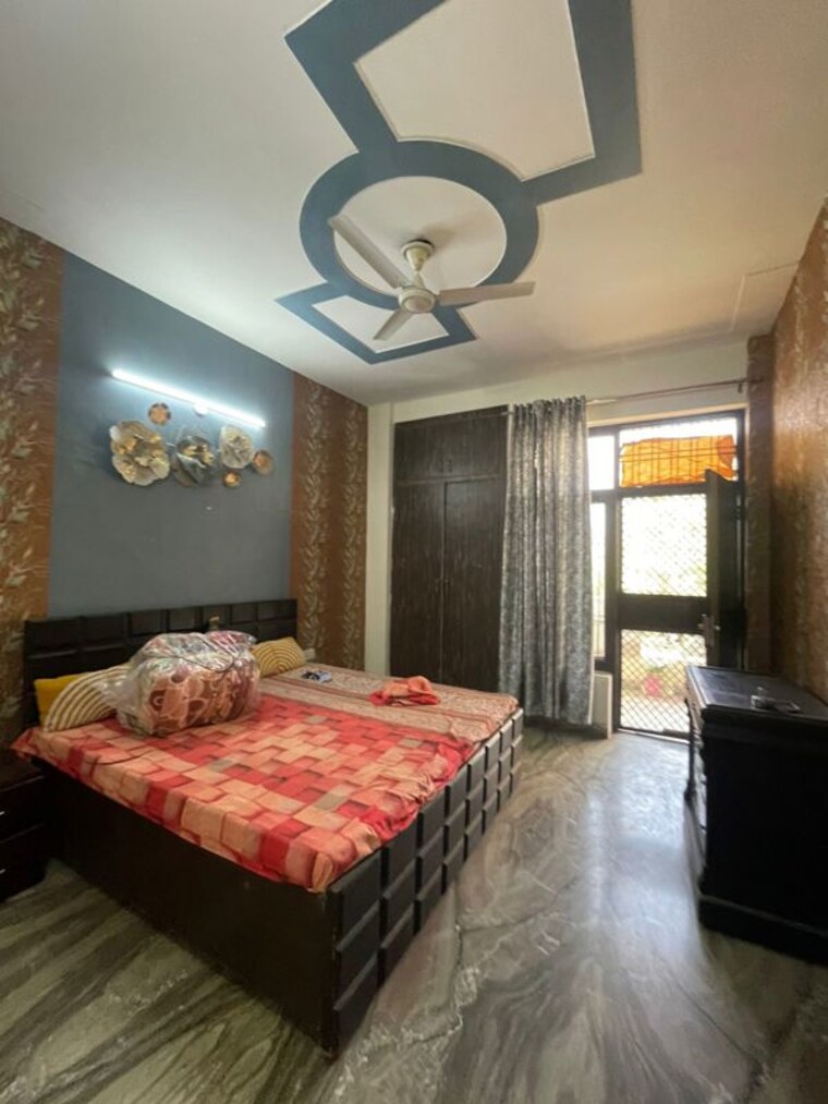 Bedroom, green fields colony 4 Bedroom 222 Sq.Yd. Builder Floor In Green Fields Colony Faridabad 9827324