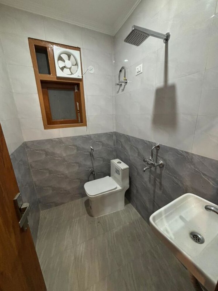 Bathroom, palm-residency-chhatarpur 1 Bedroom 550 Sq.Ft. Apartment In Chattarpur Delhi 9827332