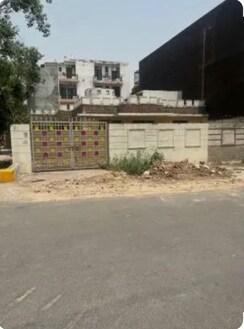 Plot For Sale in Sector 52