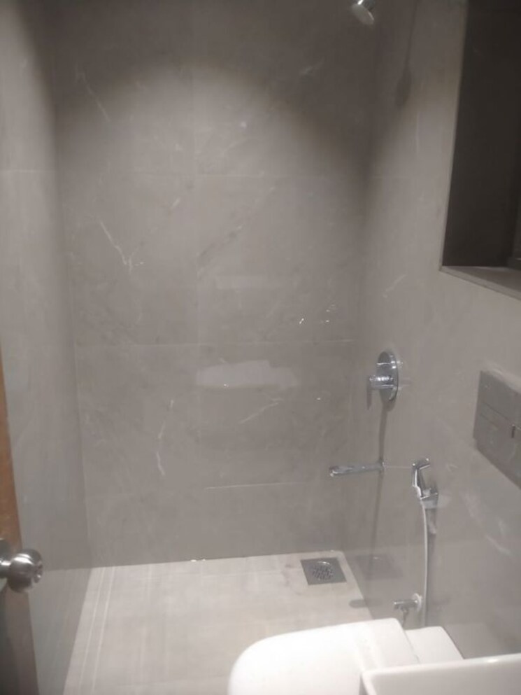 Bathroom, goregaon east 2 Bedroom 651 Sq.Ft. Apartment In Goregaon East Mumbai 9827362