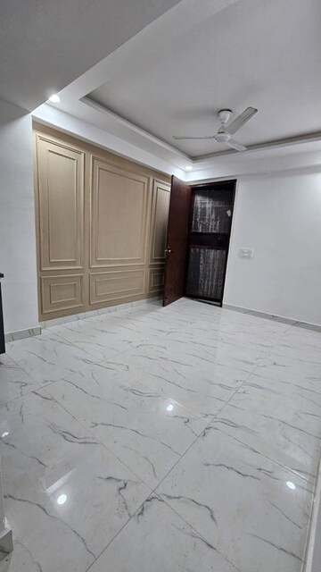 Room in 2 BHK Apartment at Palm Residency Chhatarpur, Chattarpur – for Rent