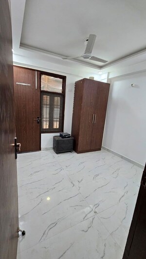 Room in 2 BHK Apartment at Palm Residency Chhatarpur, Chattarpur – for Rent
